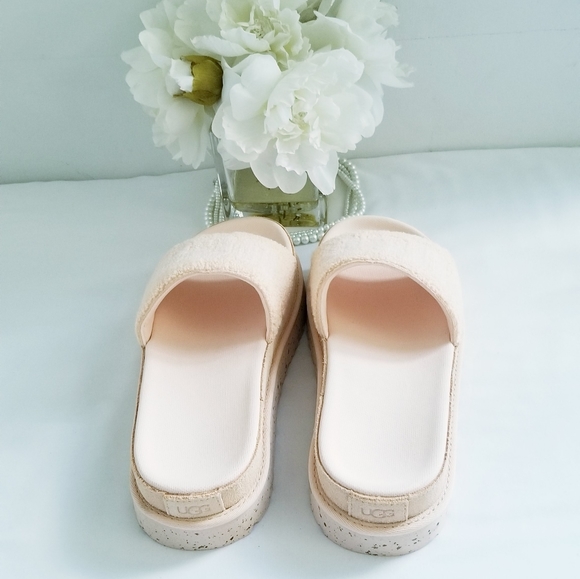 NWT UGG Laton Slides in Peach Fuzz Terry - Picture 7 of 14